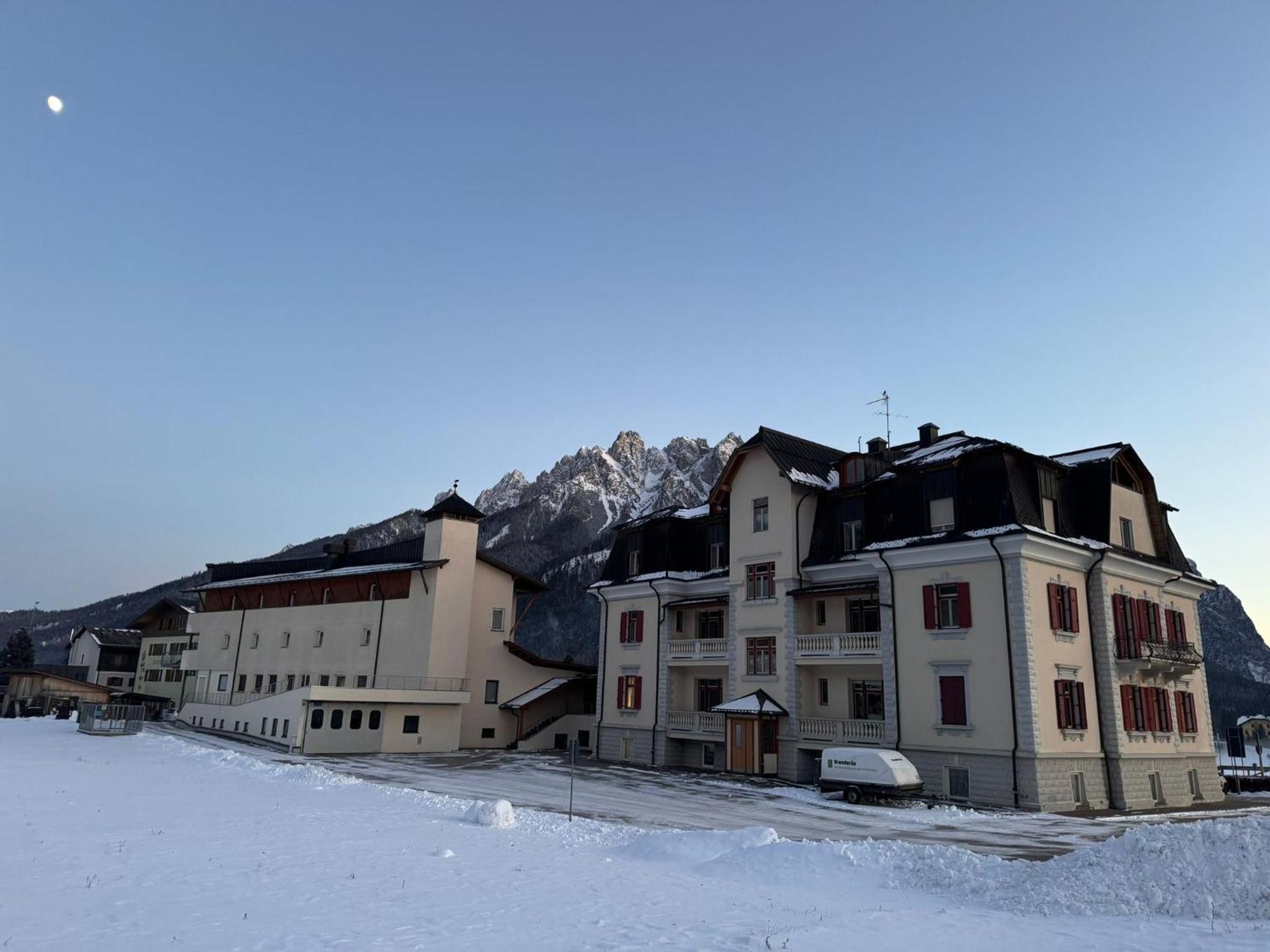Hotel Savoia Dobbiaco Esterno foto