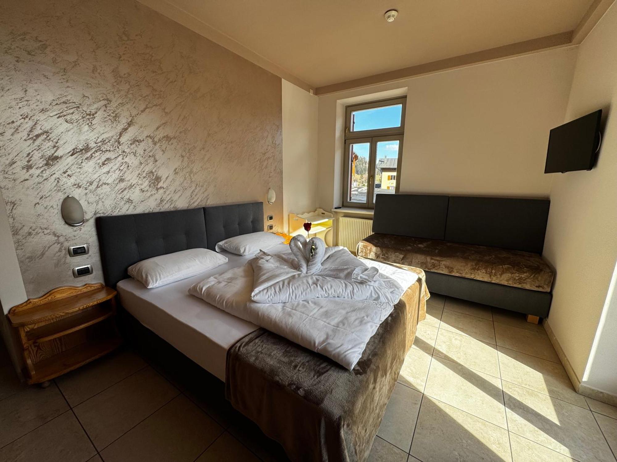 Hotel Savoia Dobbiaco Esterno foto